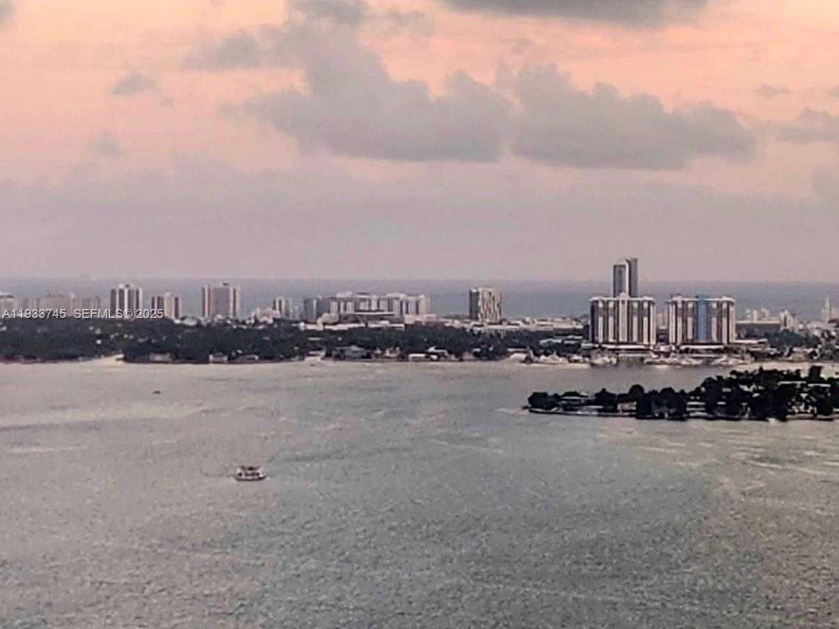 Small Image of 1900 NORTH BAYSHORE DR #3705, Miami Number 24