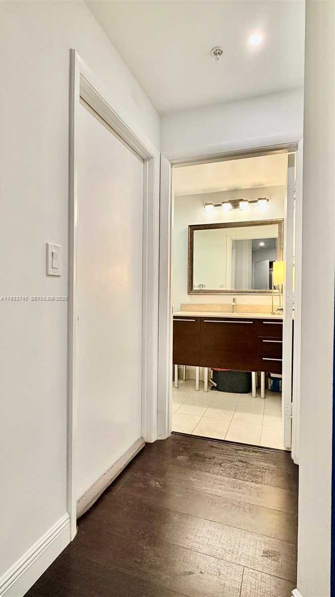 Small Image of 1900 NORTH BAYSHORE DR #3705, Miami Number 38