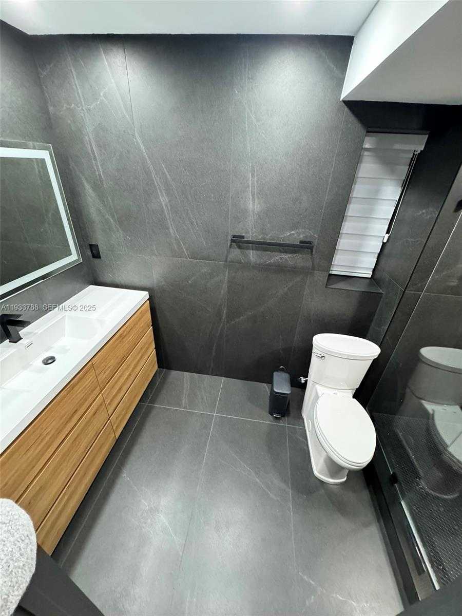 Small Image of 20441 NORTH EAST 30TH AVE #214-9, Aventura Number 19