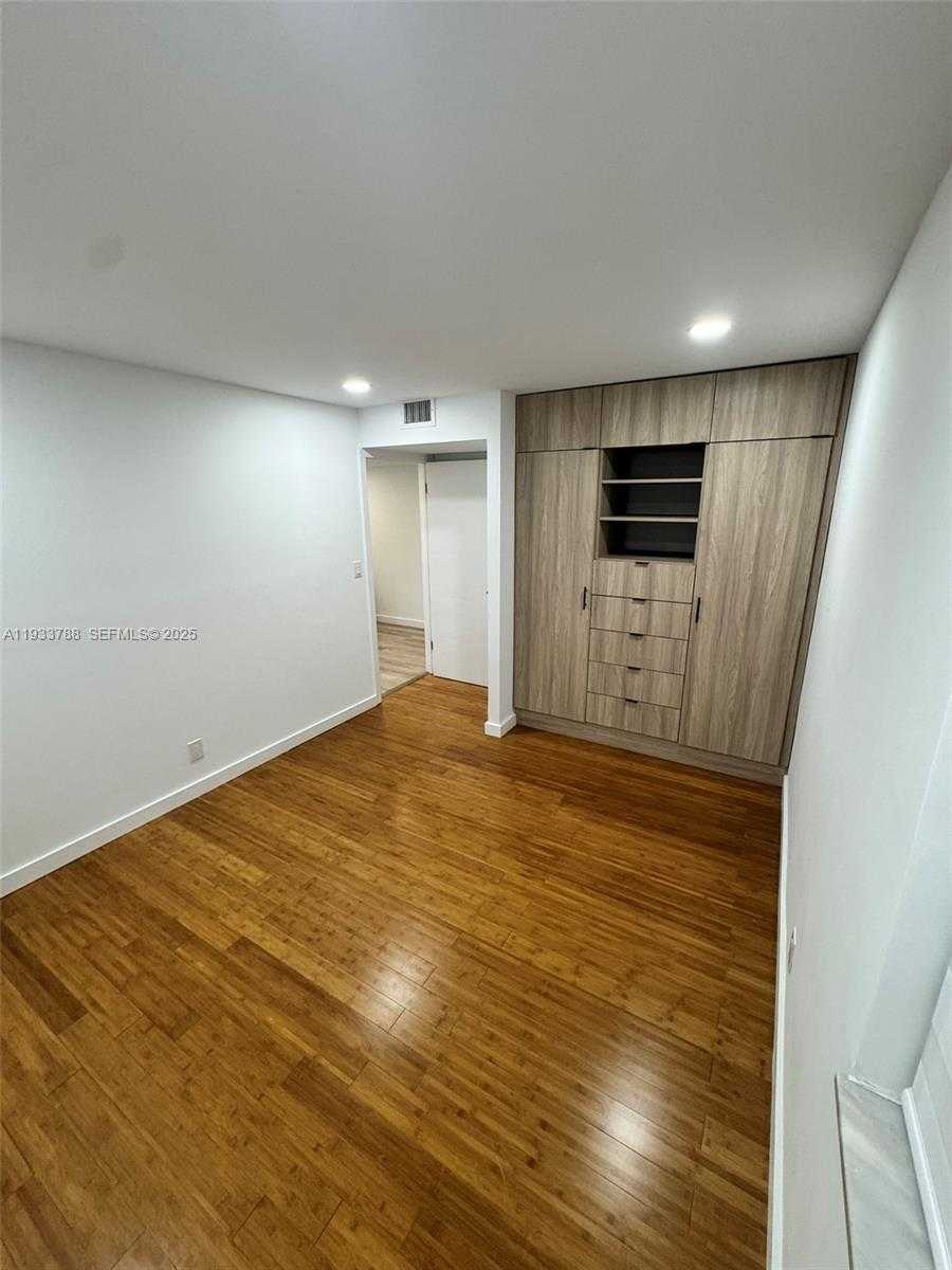 Small Image of 20441 NORTH EAST 30TH AVE #214-9, Aventura Number 25