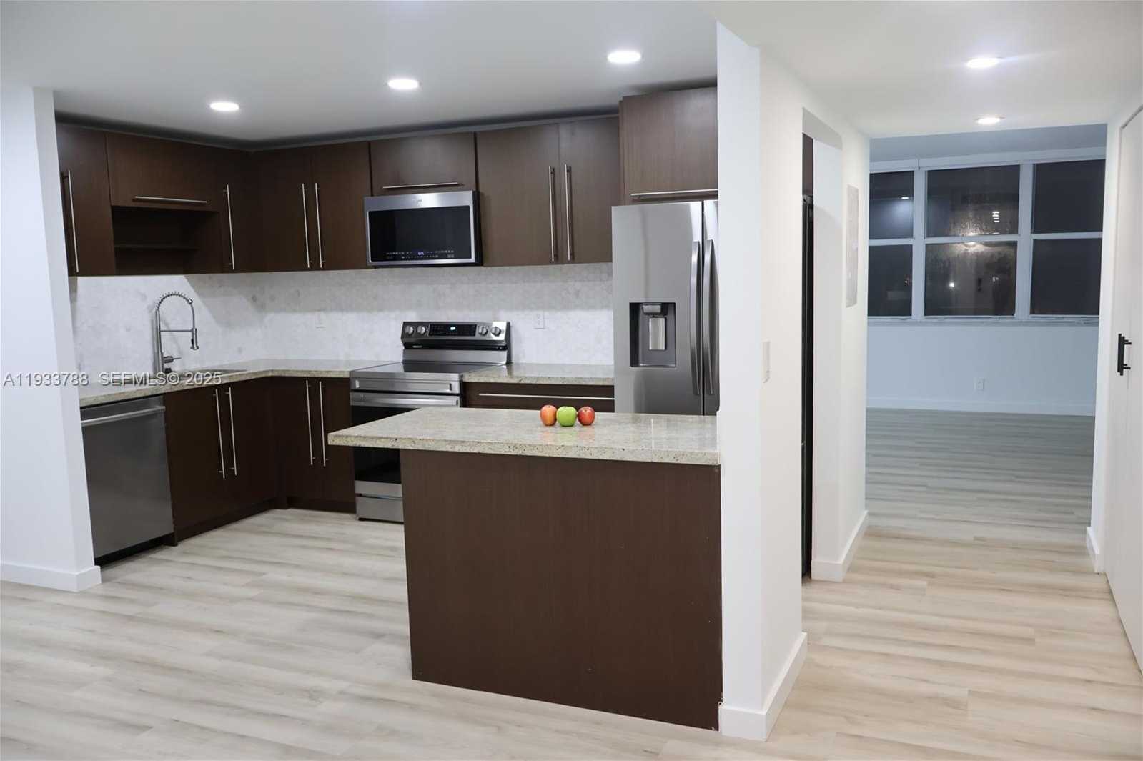 Small Image of 20441 NORTH EAST 30TH AVE #214-9, Aventura Number 6