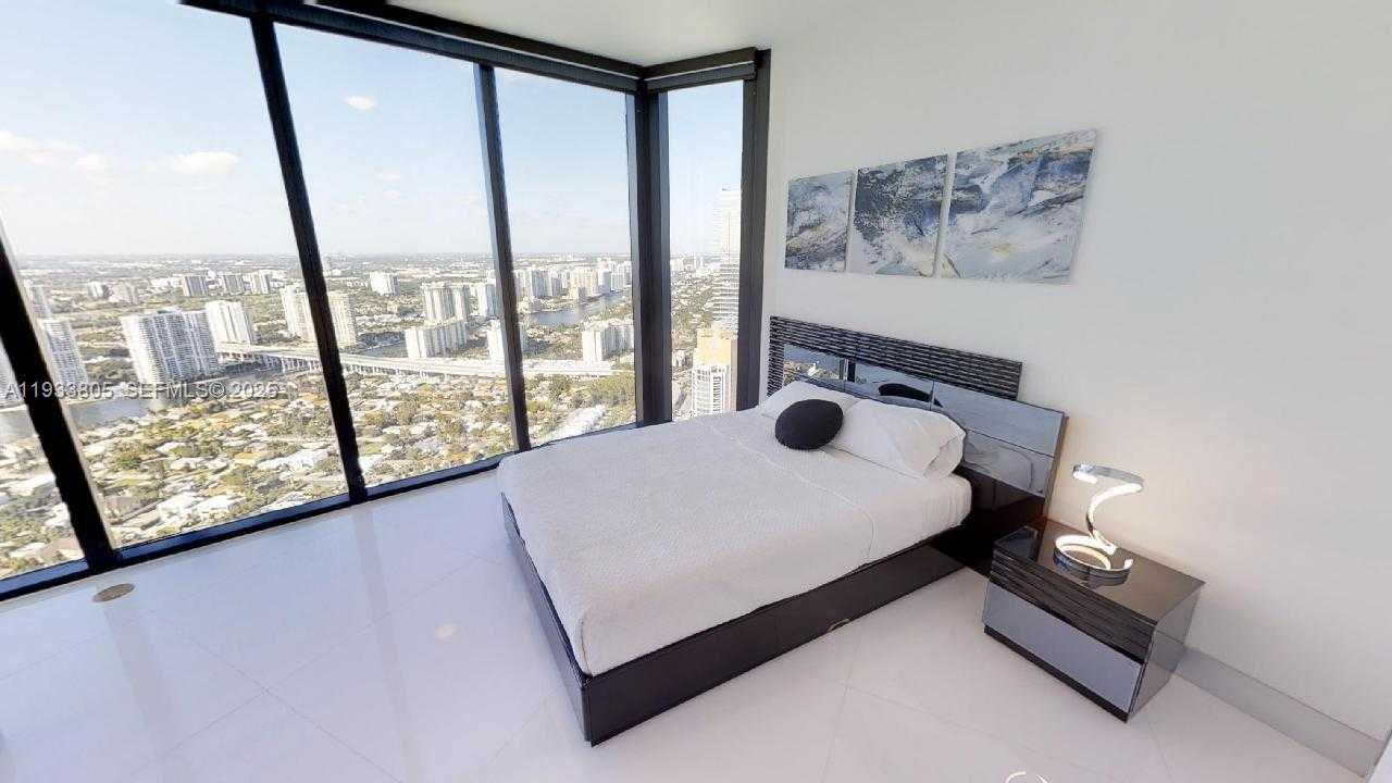 Small Image of 18555 COLLINS AVE #4604, Miami Beach Number 16