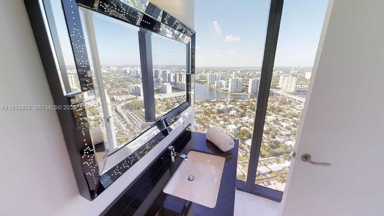 Small Image of 18555 COLLINS AVE #4604, Miami Beach Number 17