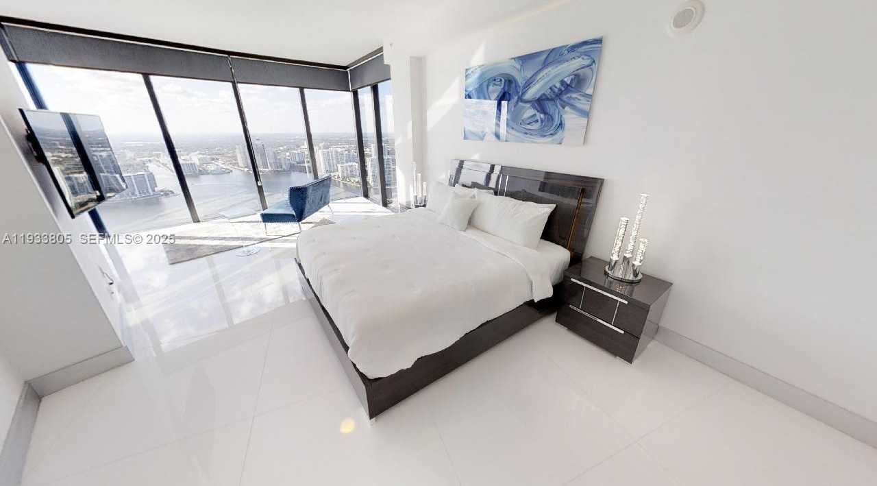 Small Image of 18555 COLLINS AVE #4604, Miami Beach Number 23