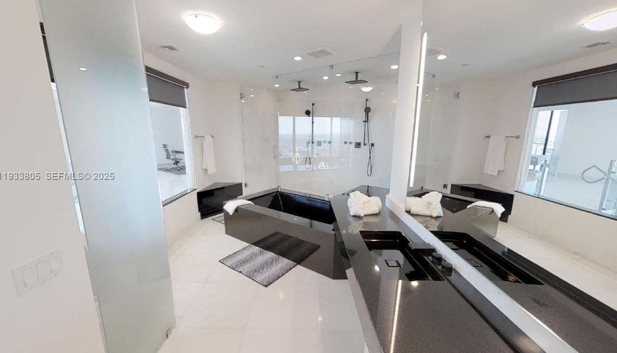 Small Image of 18555 COLLINS AVE #4604, Miami Beach Number 27