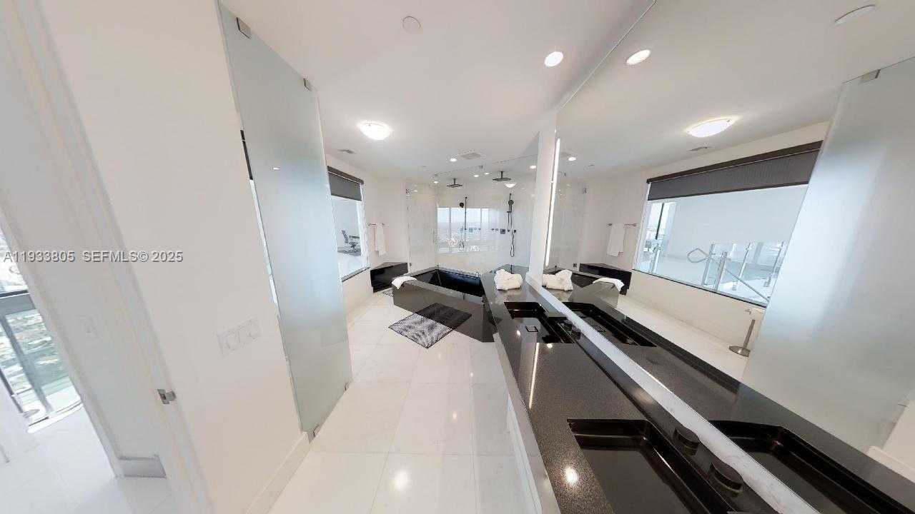Small Image of 18555 COLLINS AVE #4604, Miami Beach Number 30
