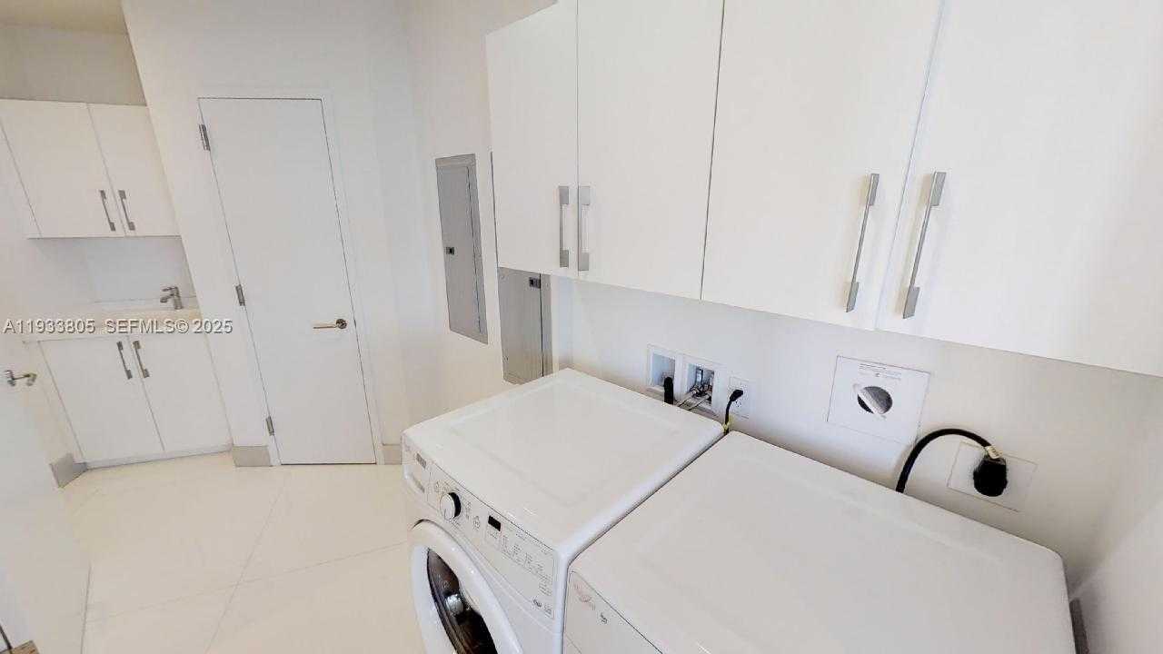 Small Image of 18555 COLLINS AVE #4604, Miami Beach Number 35