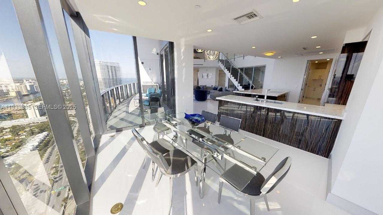 Small Image of 18555 COLLINS AVE #4604, Miami Beach Number 36