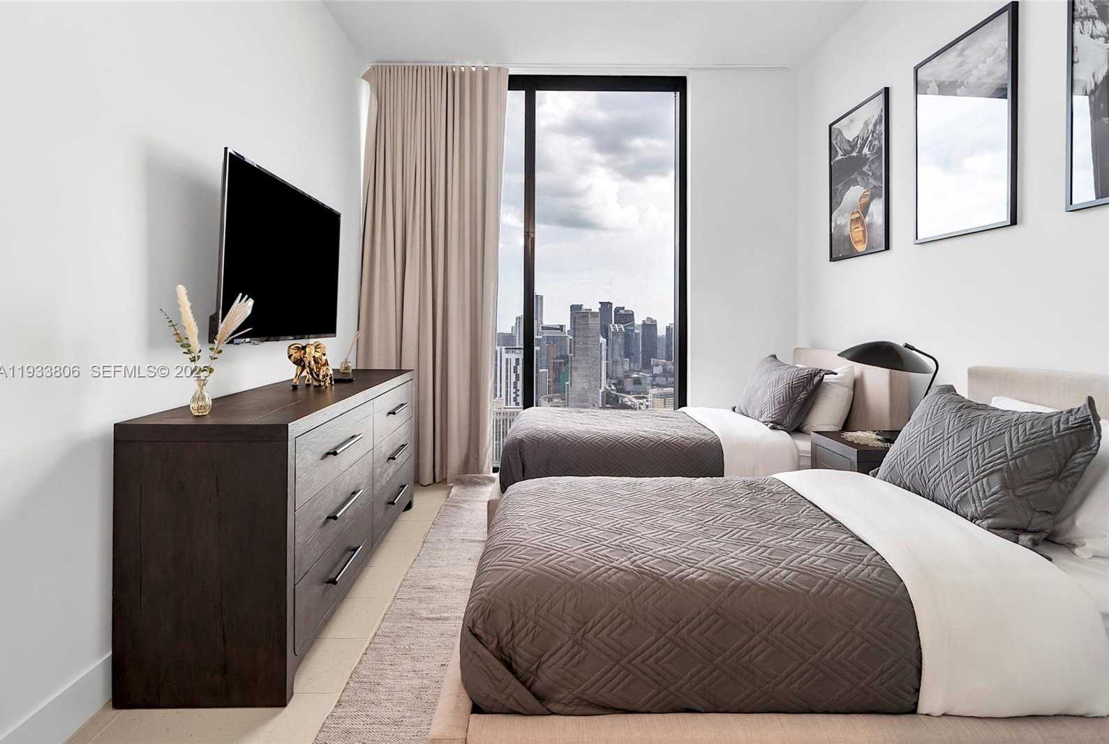 Small Image of 159 NORTH EAST 6TH ST #5016, Miami Number 30