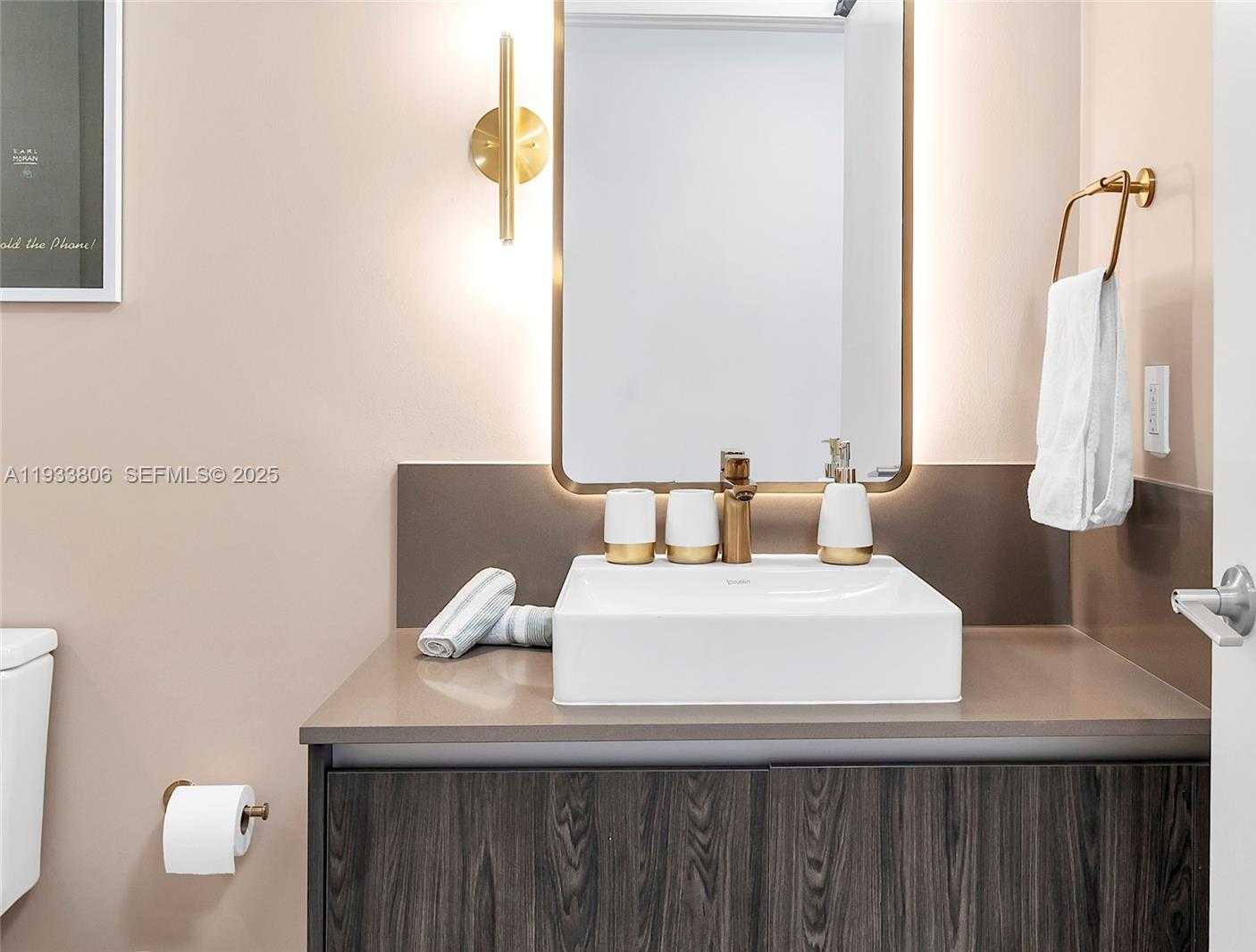 Small Image of 159 NORTH EAST 6TH ST #5016, Miami Number 35