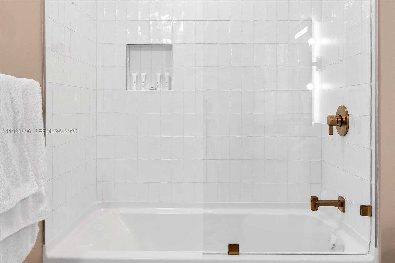 Small Image of 159 NORTH EAST 6TH ST #5016, Miami Number 36