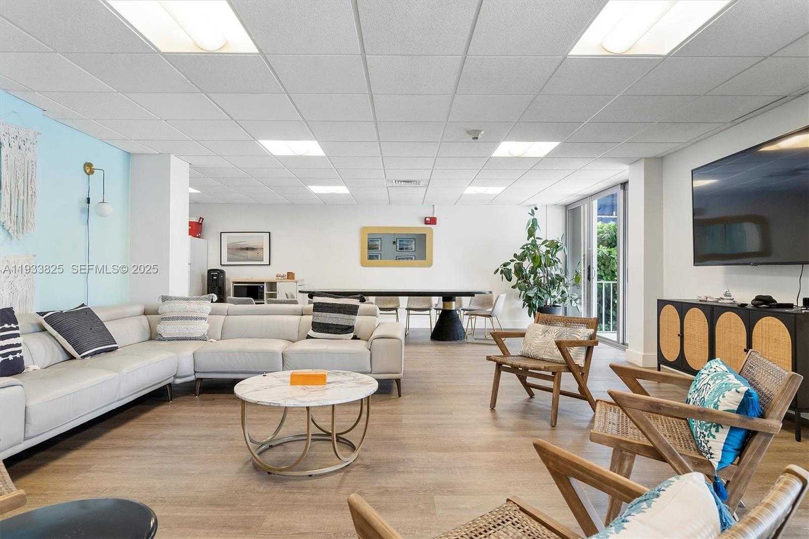 Small Image of 880 NORTH EAST 69TH ST #2K, Miami Number 23