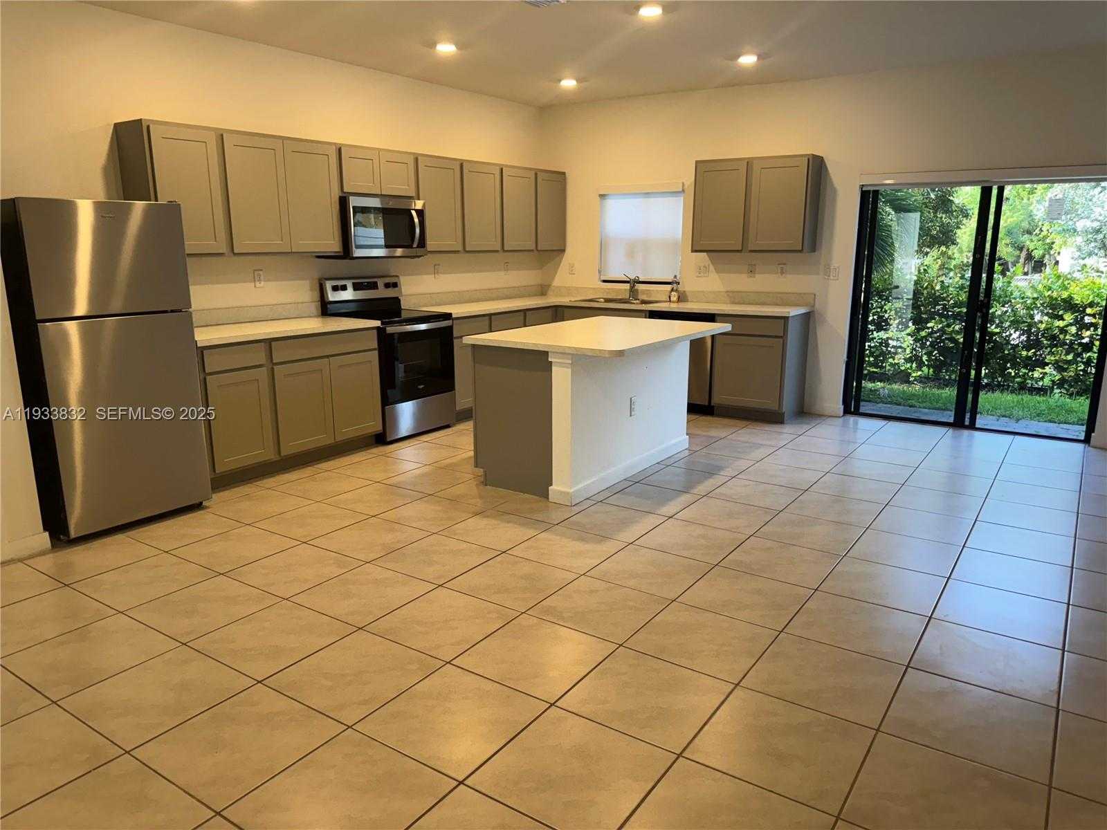 Small Image of 817 NORTH WEST 3RD WAY, Pompano Beach Number 6