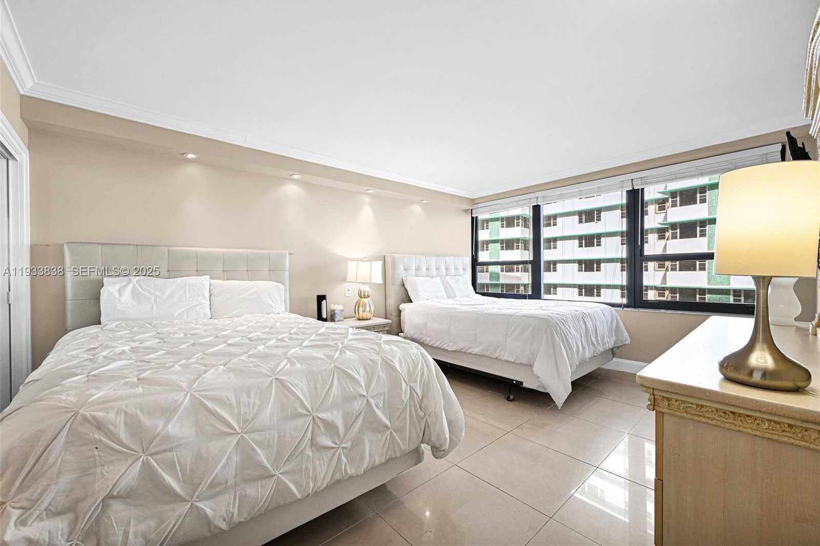 Small Image of 5225 COLLINS AVE #706, Miami Beach Number 3