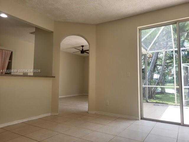 Small Image of 13012 NORTH WEST 8TH ST, Pembroke Pines Number 9
