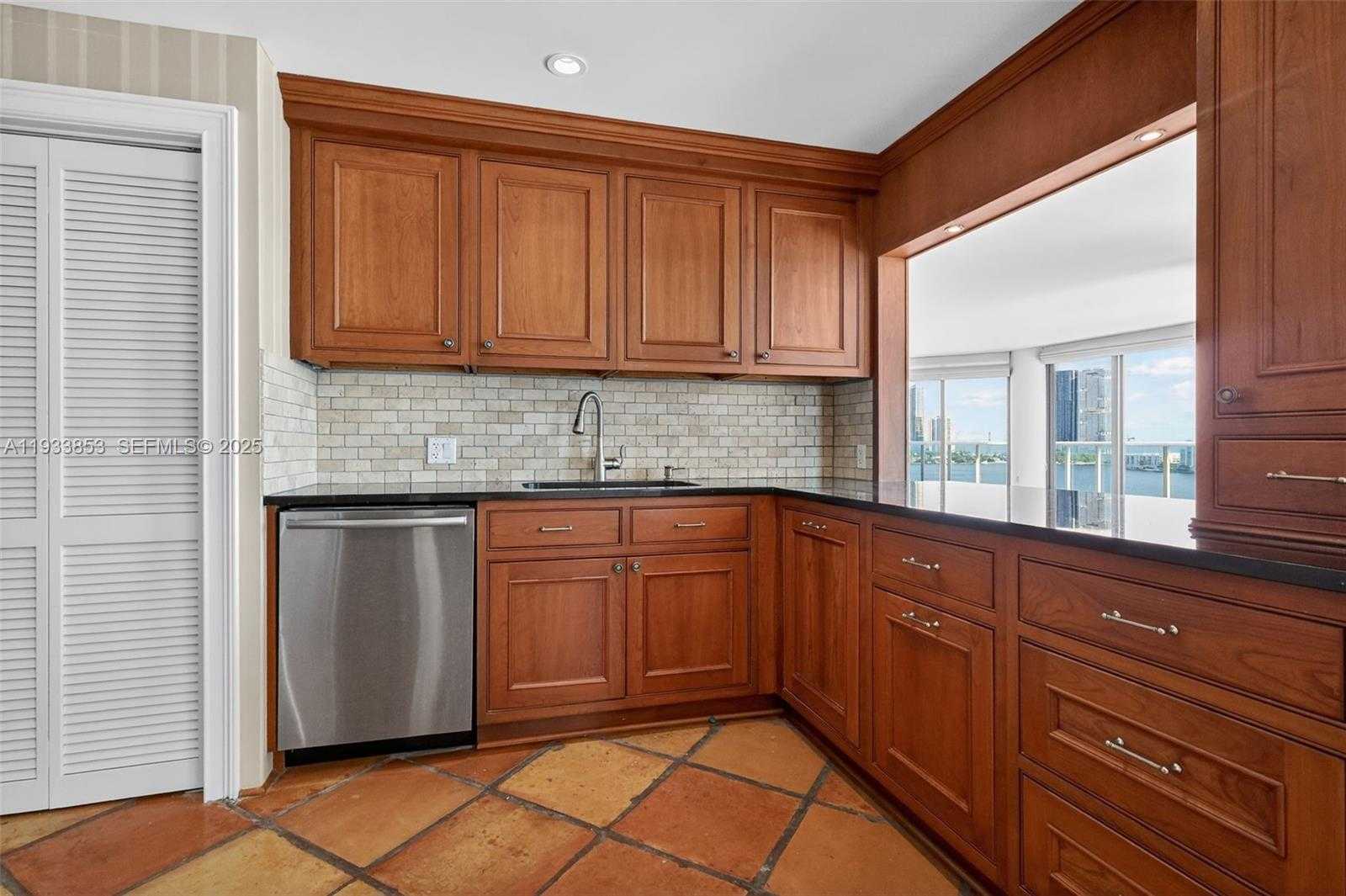 Small Image of 4000 ISLAND BLVD #1507, Aventura Number 10