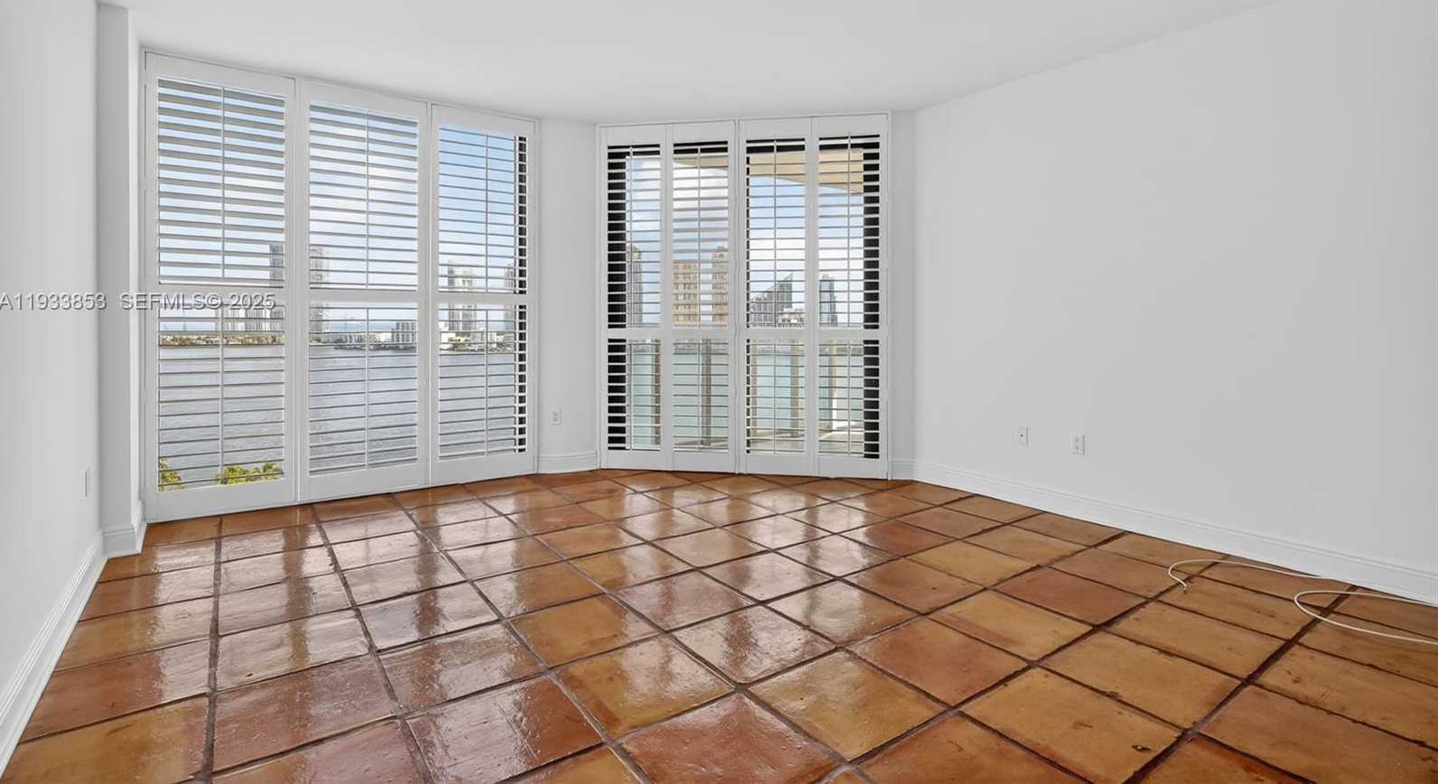 Small Image of 4000 ISLAND BLVD #1507, Aventura Number 16