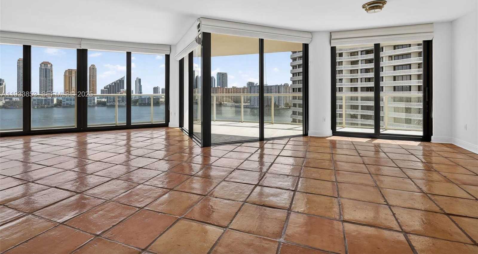 Small Image of 4000 ISLAND BLVD #1507, Aventura Number 2
