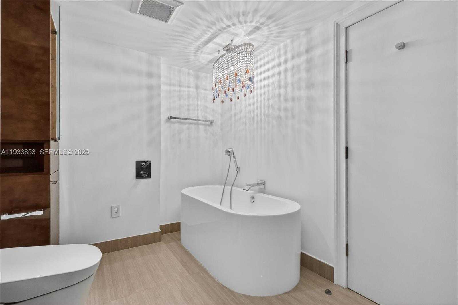 Small Image of 4000 ISLAND BLVD #1507, Aventura Number 22