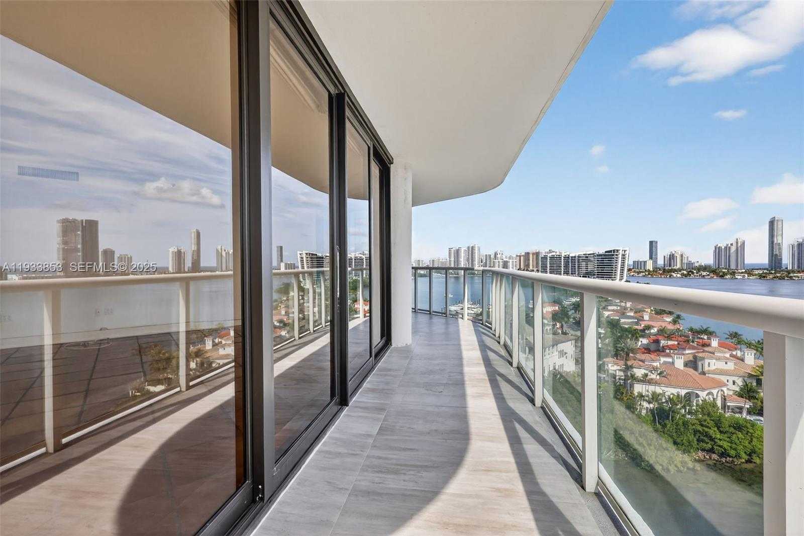 Small Image of 4000 ISLAND BLVD #1507, Aventura Number 32