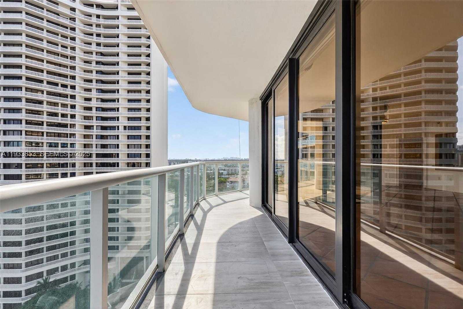 Small Image of 4000 ISLAND BLVD #1507, Aventura Number 35