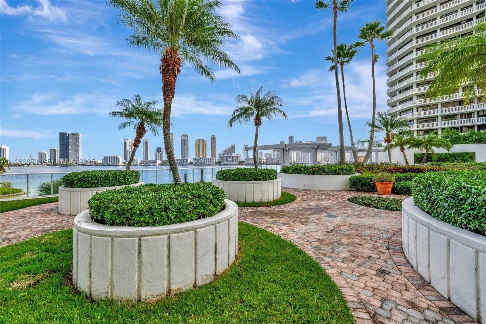 Small Image of 4000 ISLAND BLVD #1507, Aventura Number 41