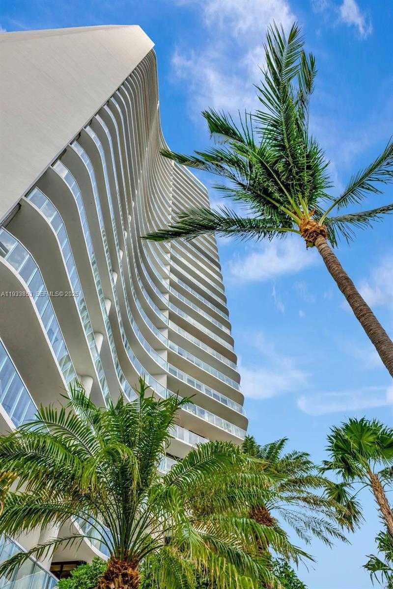 Small Image of 4000 ISLAND BLVD #1507, Aventura Number 50