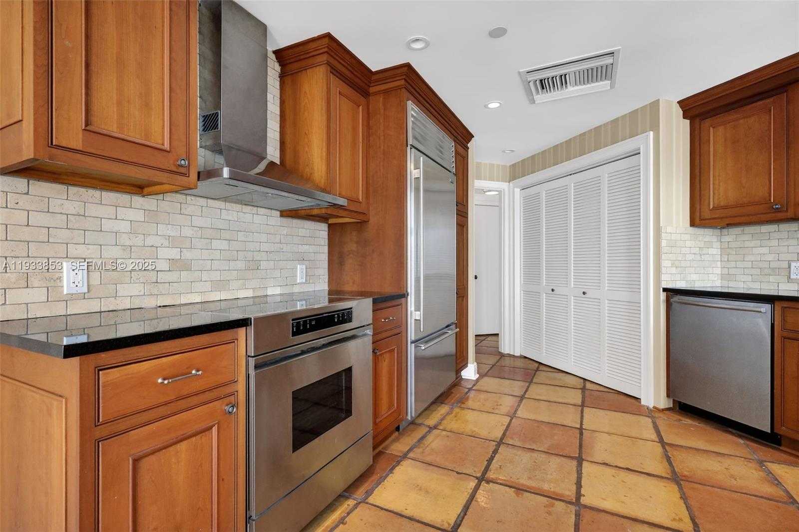 Small Image of 4000 ISLAND BLVD #1507, Aventura Number 9