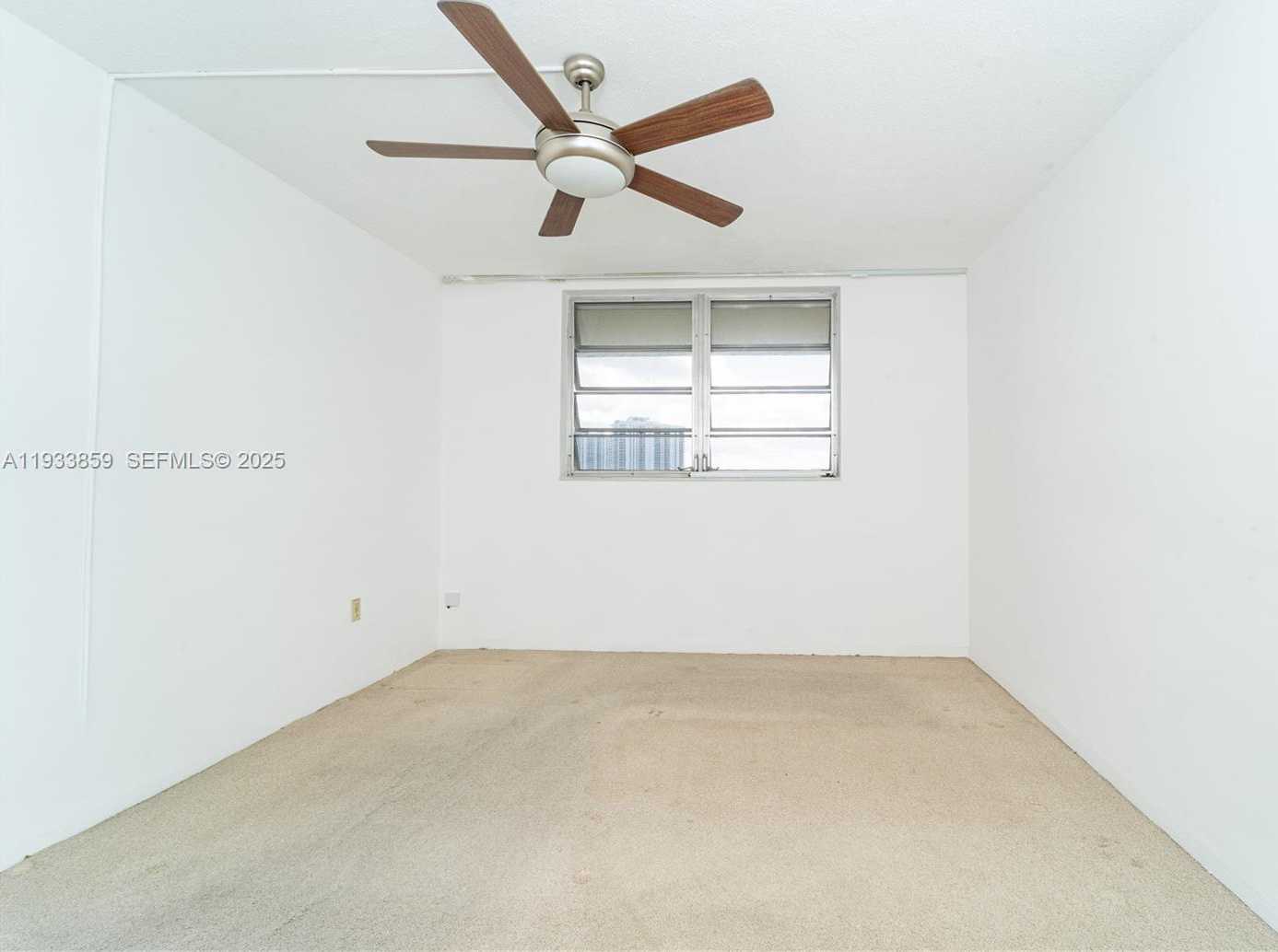 Small Image of 2855 LEONARD DR #H607, Aventura Number 11