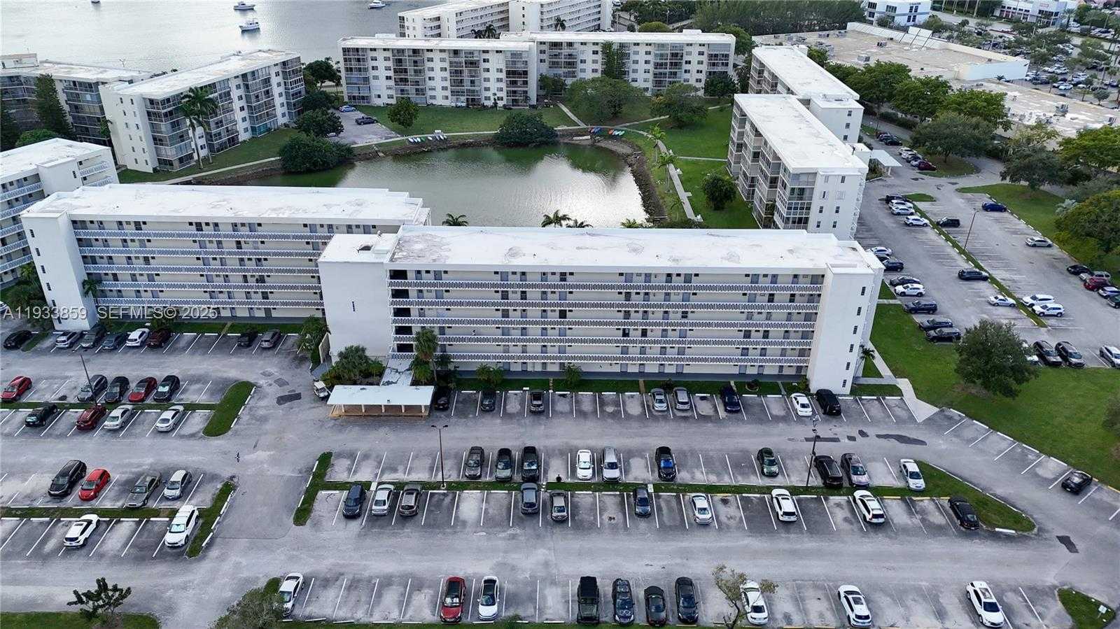 Small Image of 2855 LEONARD DR #H607, Aventura Number 18