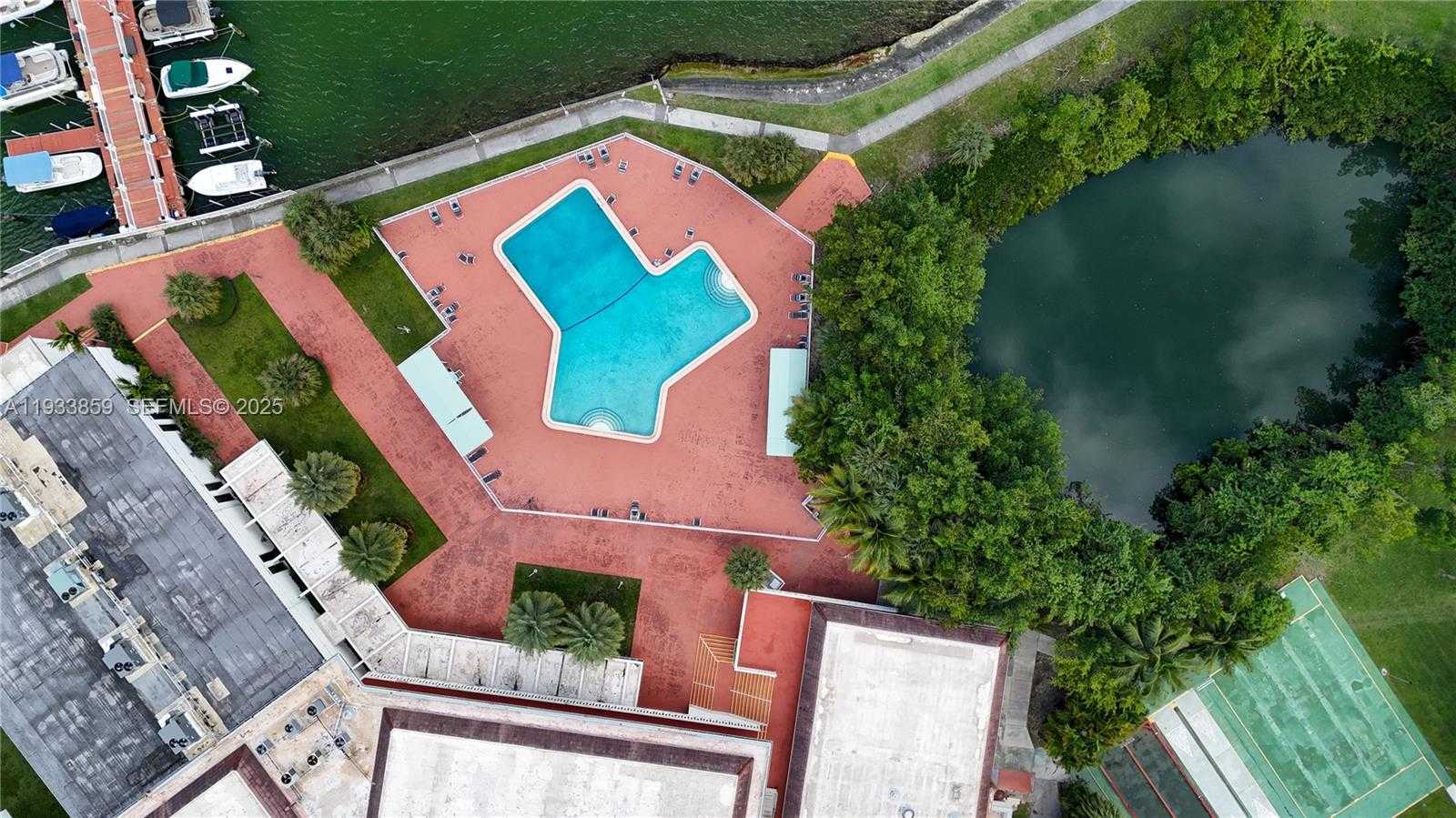 Small Image of 2855 LEONARD DR #H607, Aventura Number 24