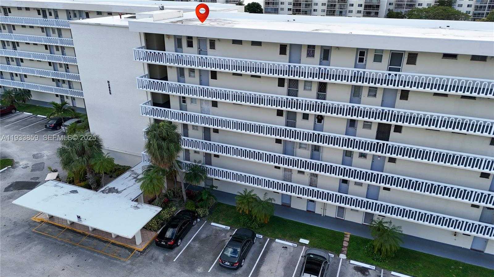 Small Image of 2855 LEONARD DR #H607, Aventura Number 4