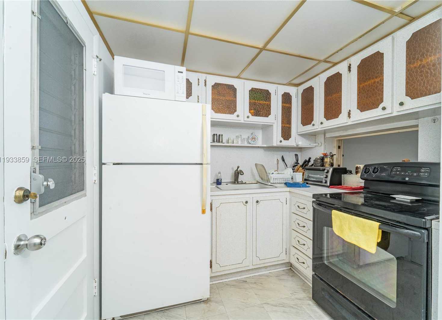 Small Image of 2855 LEONARD DR #H607, Aventura Number 6