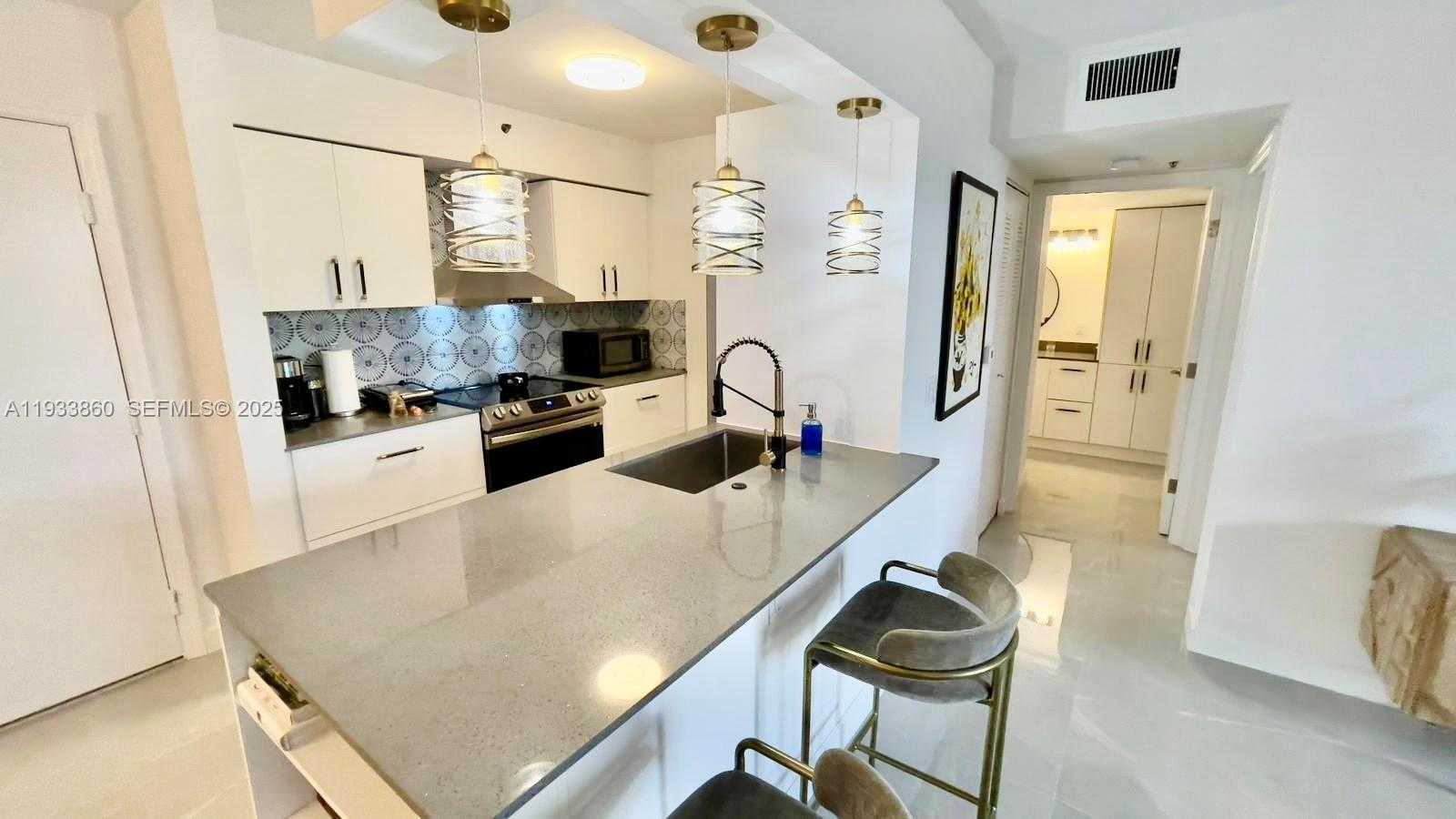 Small Image of 19901 EAST COUNTRY CLUB DR #2403, Aventura Number 6