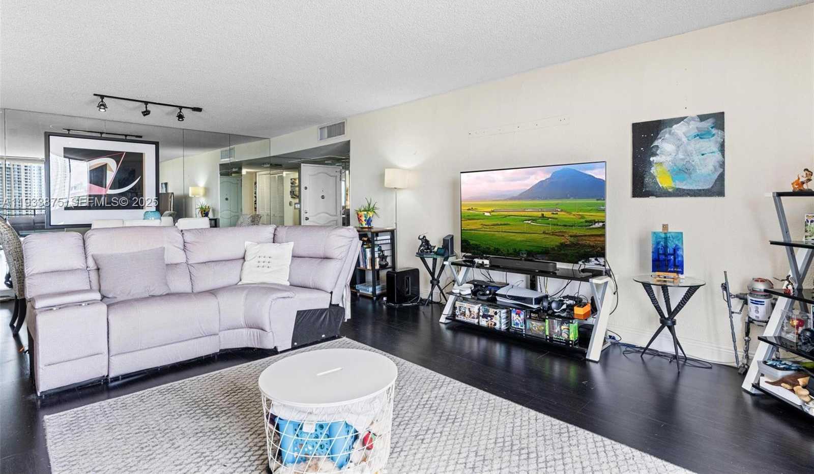 Small Image of 500 THREE ISLANDS BLVD #1112, Hallandale Beach Number 4