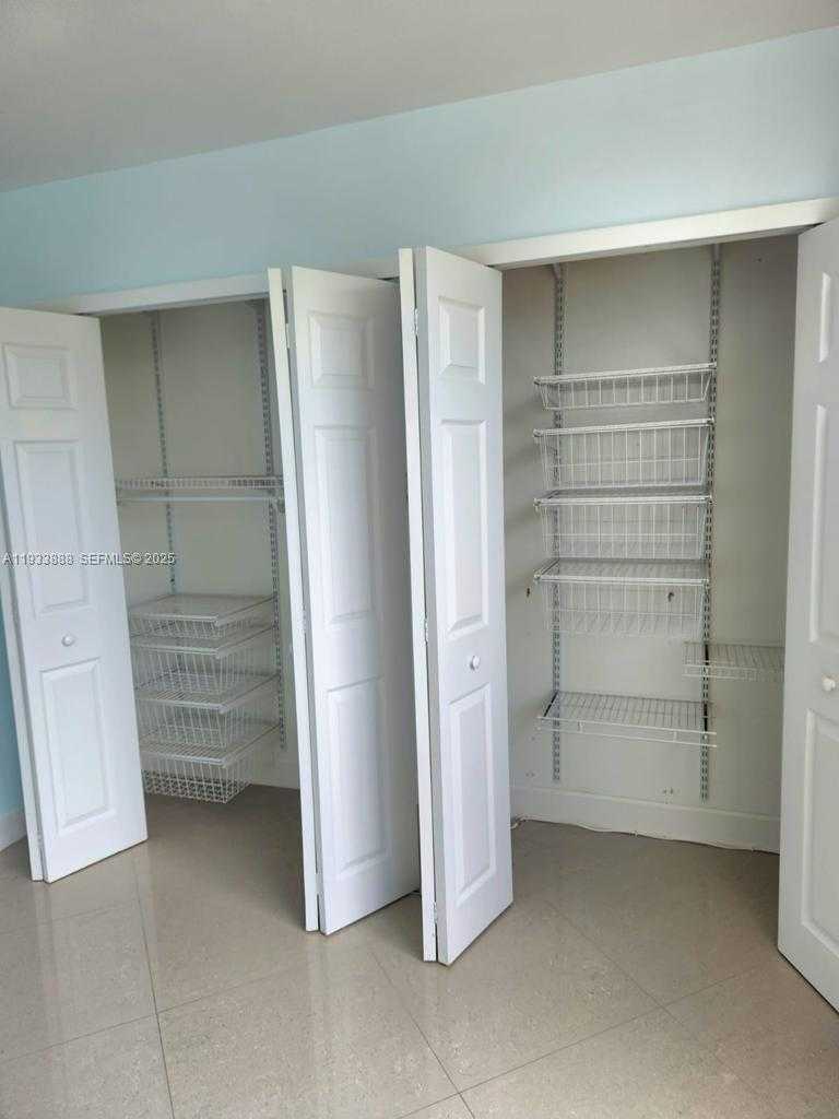 Small Image of 88500 OVERSEAS HWY #301, Tavernier Number 14