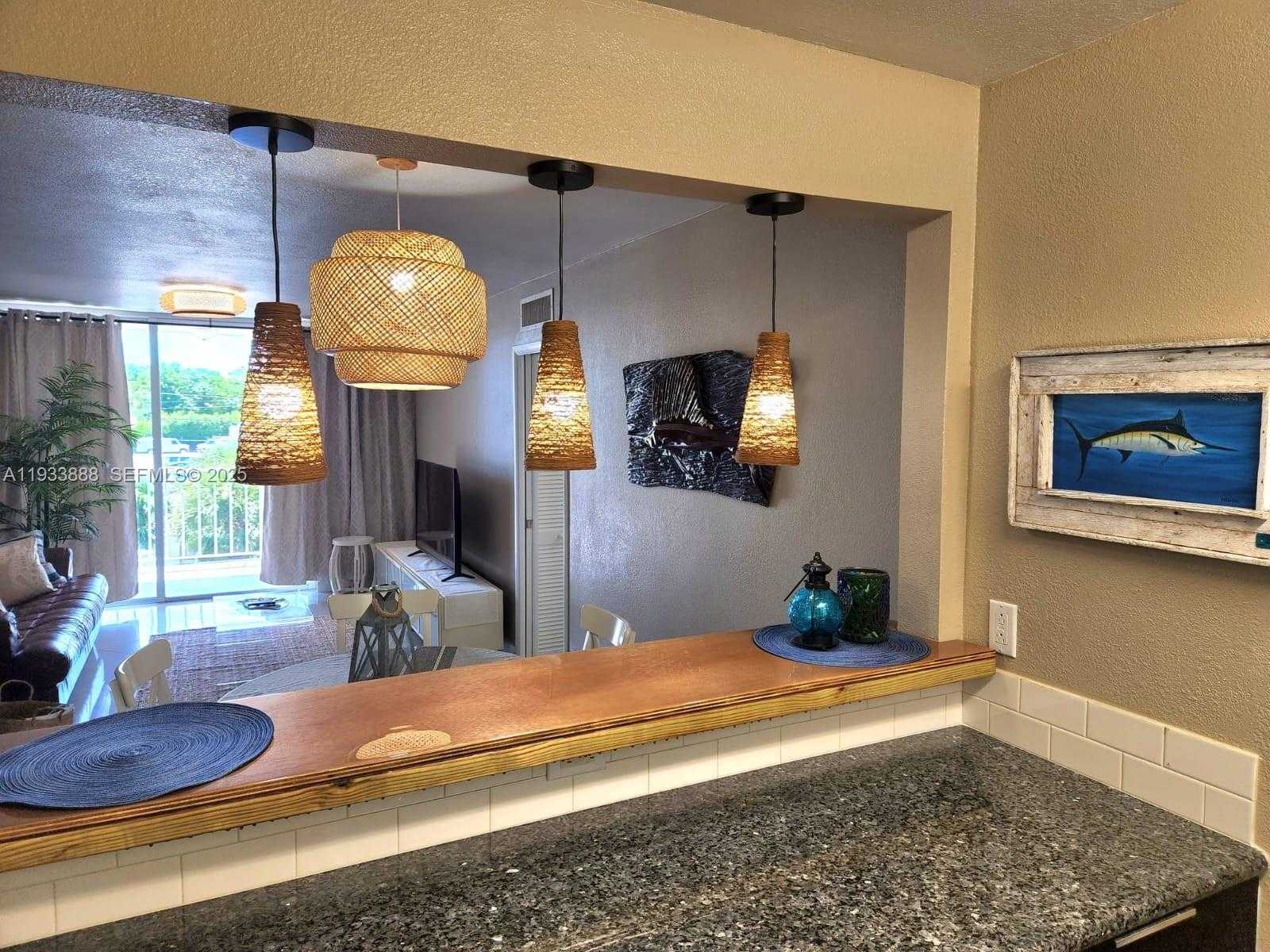 Small Image of 88500 OVERSEAS HWY #301, Tavernier Number 5