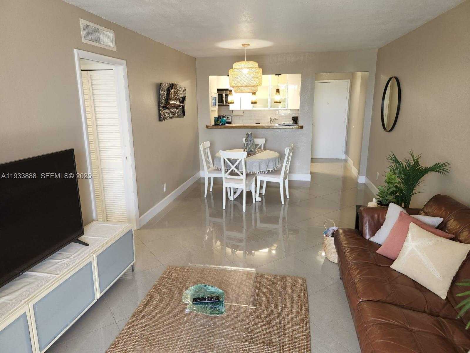 Small Image of 88500 OVERSEAS HWY #301, Tavernier Number 6