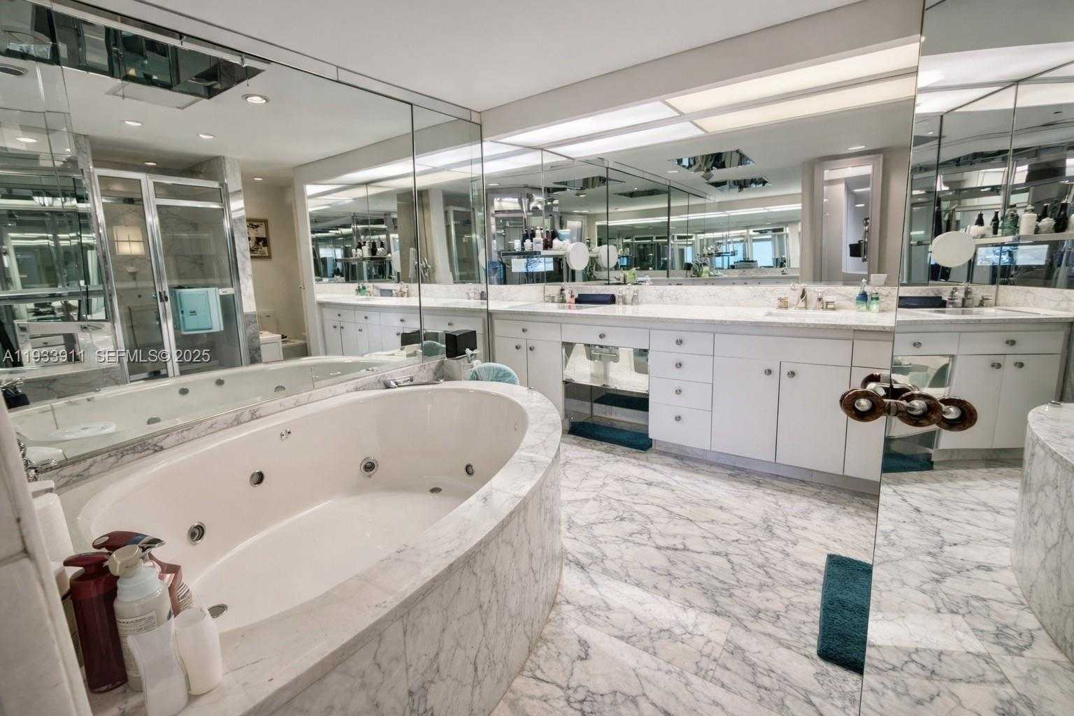 Small Image of 19355 TURNBERRY WAY #5B, Aventura Number 2