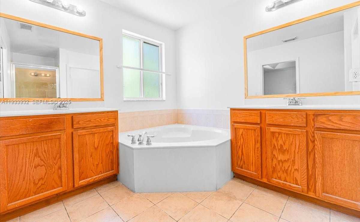 Small Image of 21007 NORTH WEST 14 PL #351, Miami Gardens Number 23