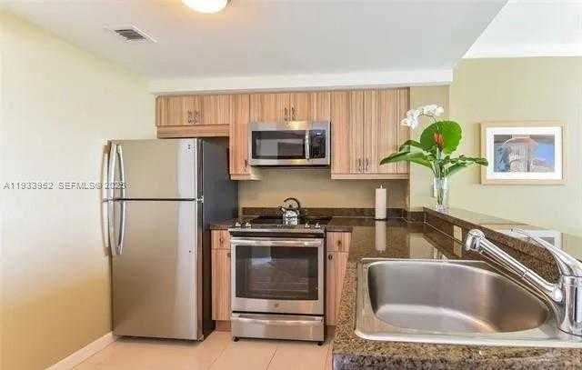 Small Image of 2889 MCFARLANE RD #1906, Miami Number 9