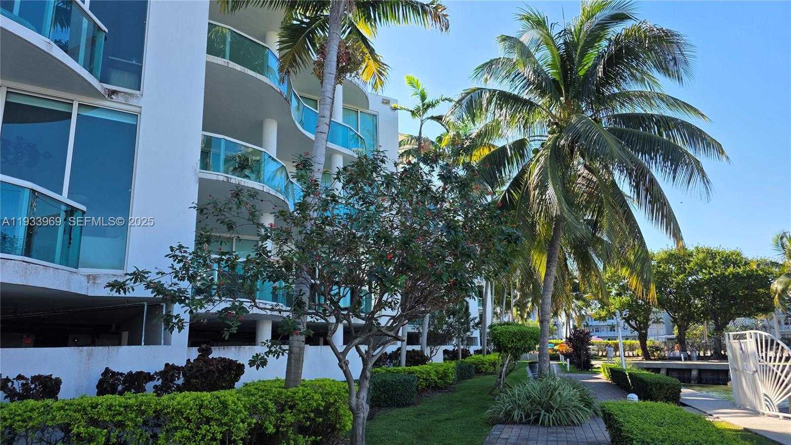 Small Image of 7900 HARBOR ISLAND DR #703, North Bay Village Number 45