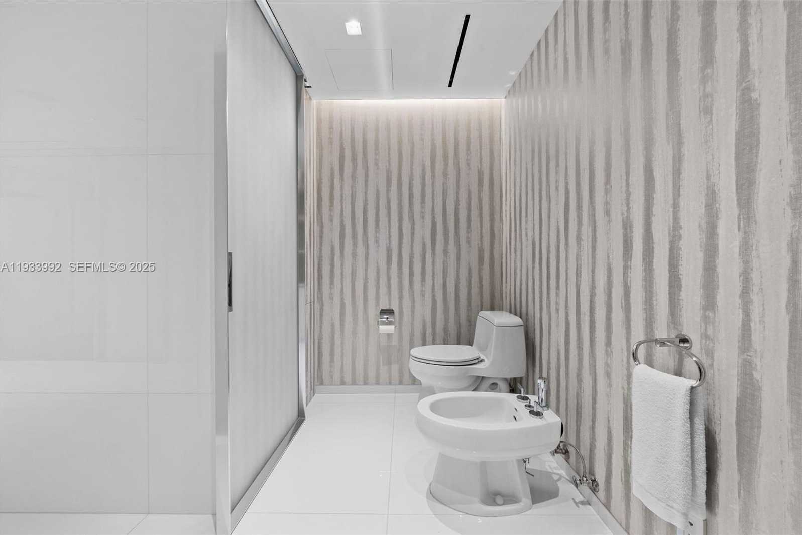 Small Image of 9999 COLLINS AVE #12E, Bal Harbour Number 23