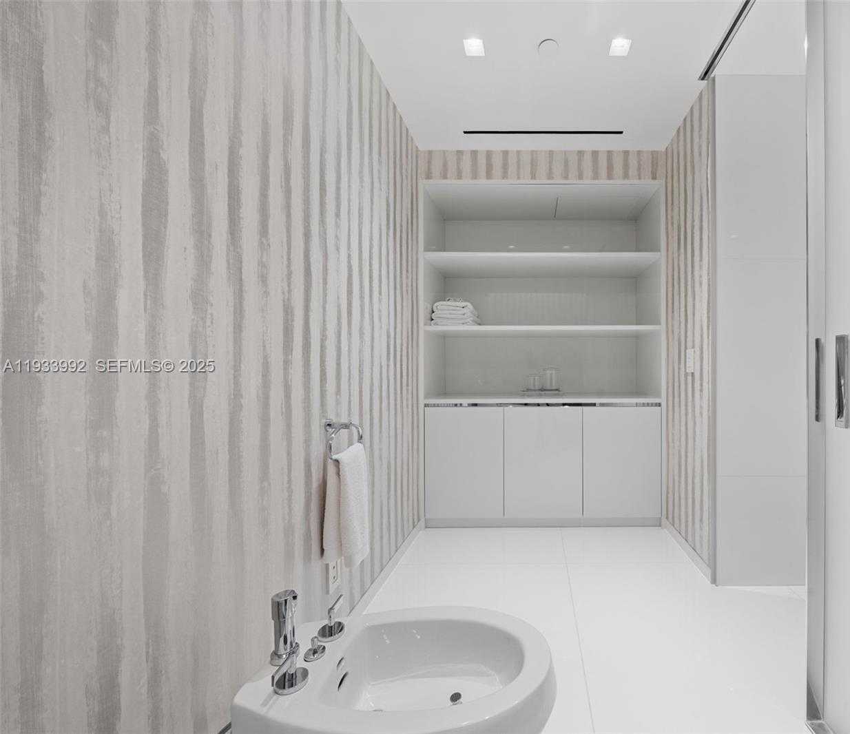 Small Image of 9999 COLLINS AVE #12E, Bal Harbour Number 24