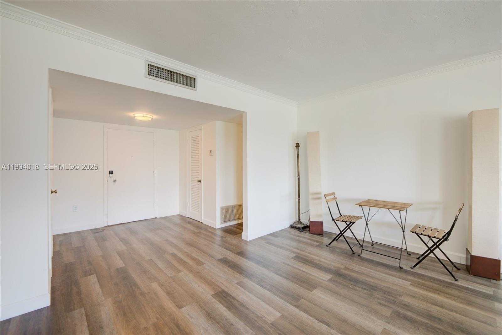 Small Image of Bay Harbor Islands Number 10