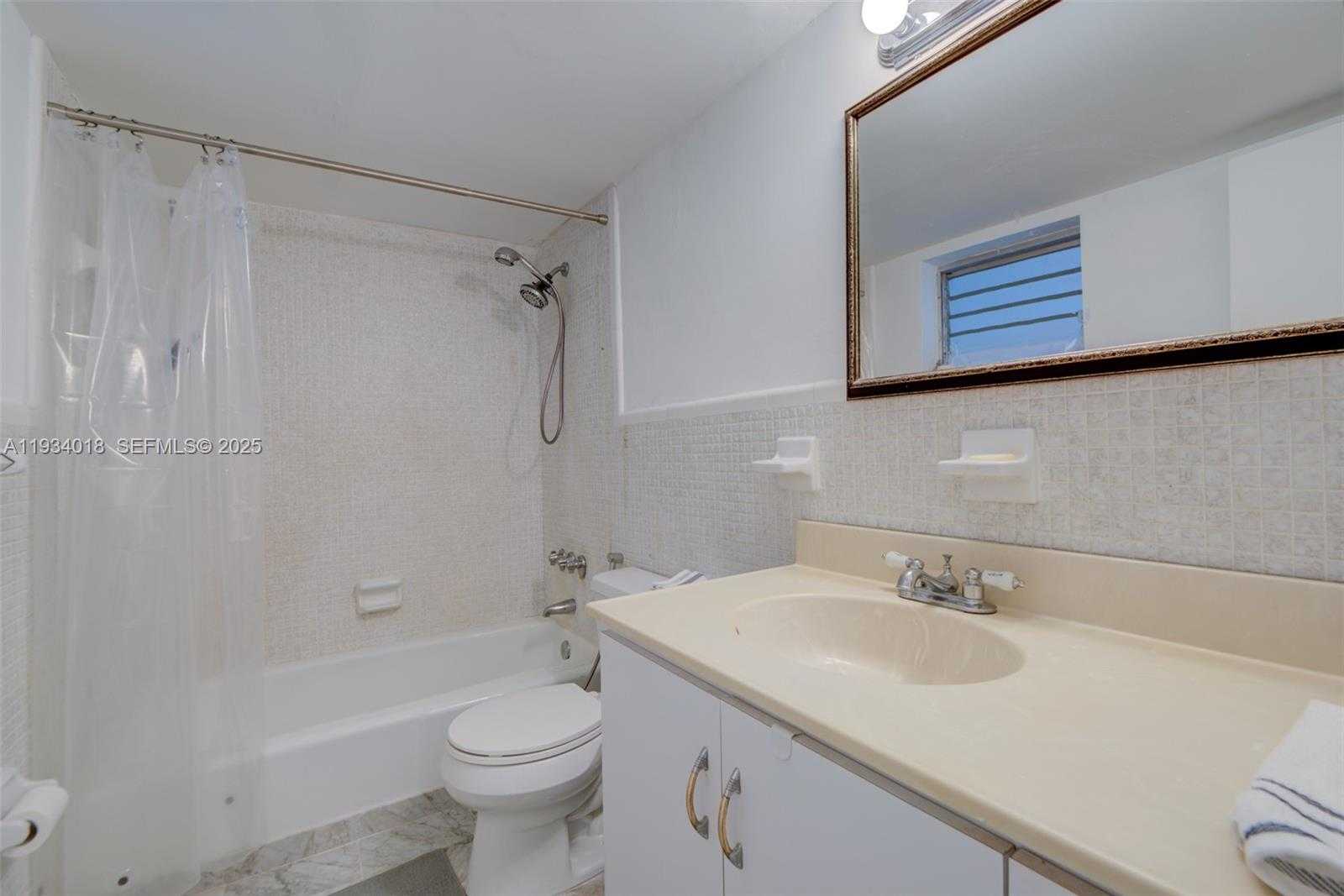 Small Image of Bay Harbor Islands Number 22