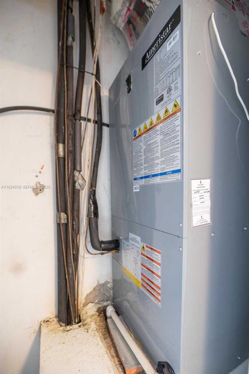 Small Image of Bay Harbor Islands Number 25