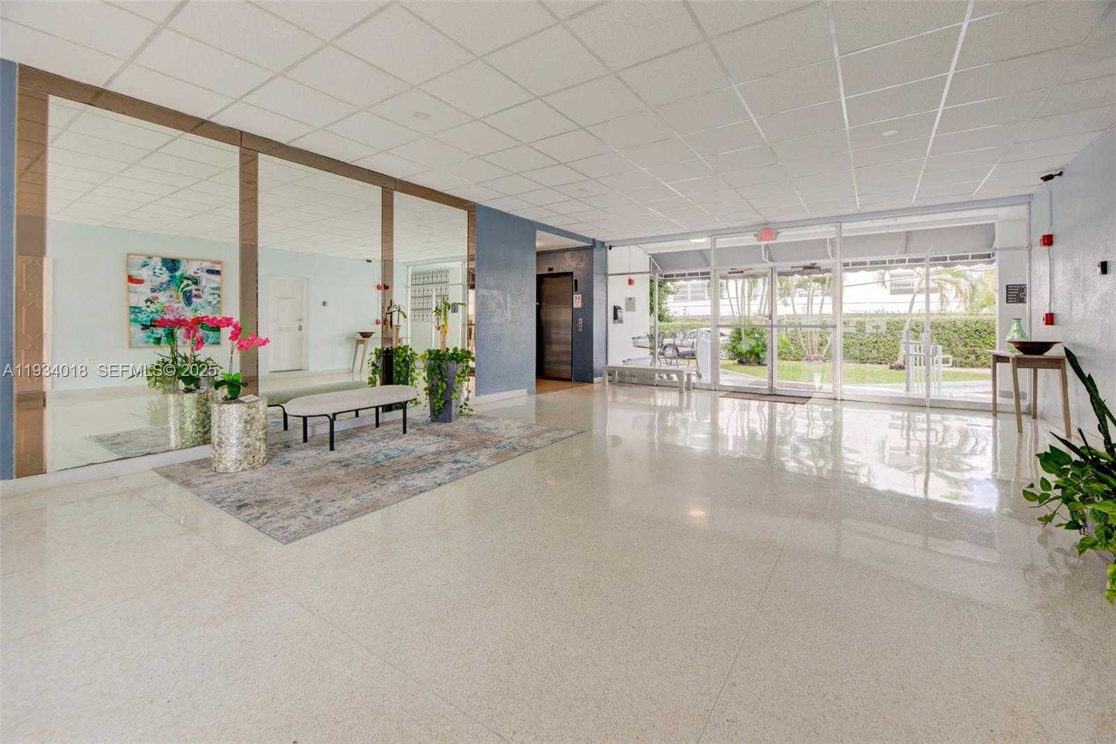 Small Image of Bay Harbor Islands Number 28