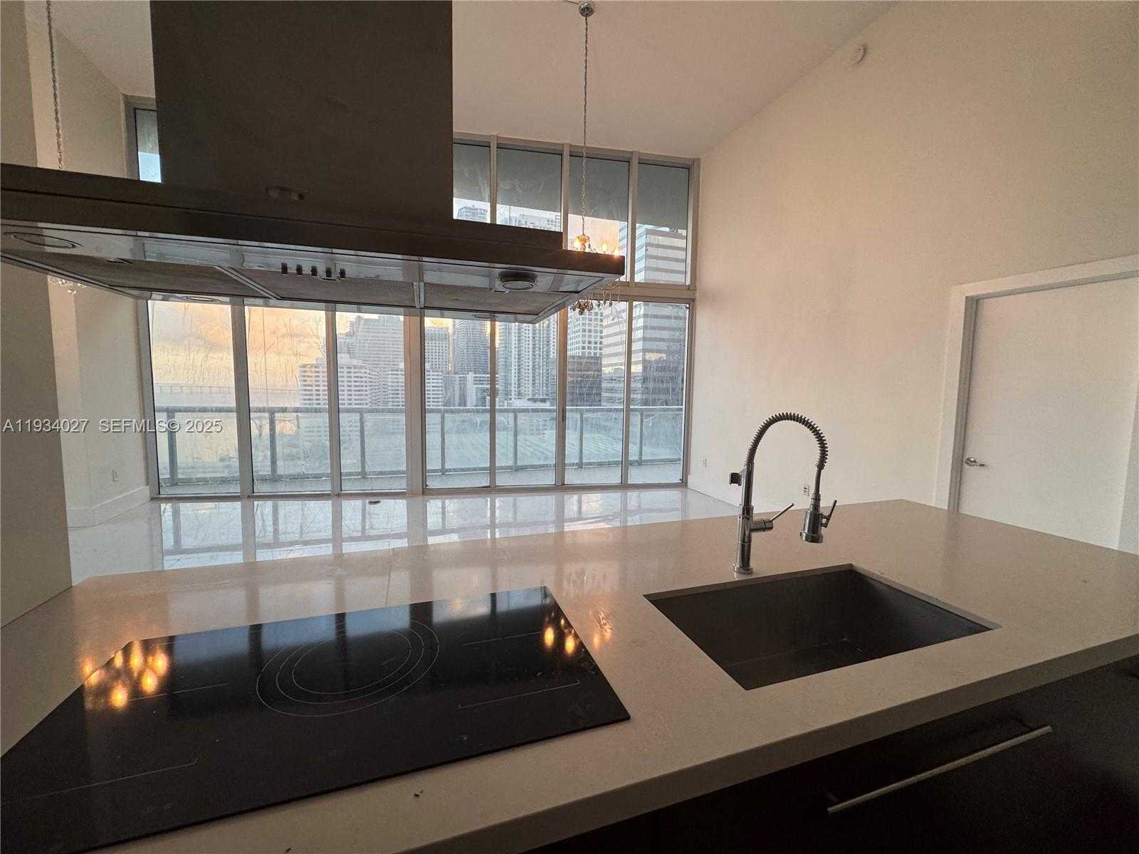 Small Image of 495 BRICKELL AVE #1501, Miami Number 13