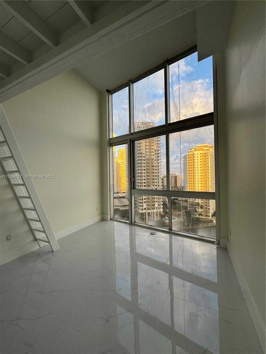 Small Image of 495 BRICKELL AVE #1501, Miami Number 27